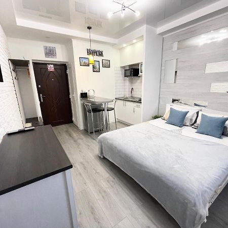 Apartment Studio New York 51 イルピン エクステリア 写真